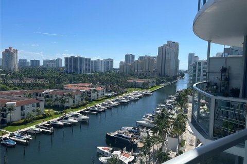 Condo in Aventura, Florida, 3 bedrooms  № 1215679 - photo 1