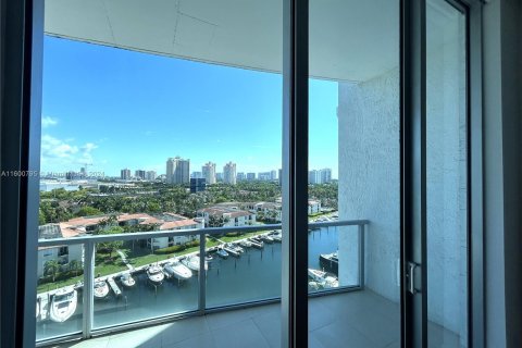 Condo in Aventura, Florida, 3 bedrooms  № 1215679 - photo 17