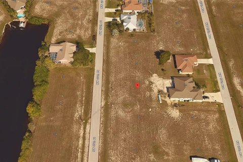 Terreno en venta en Cape Coral, Florida № 1326848 - foto 16