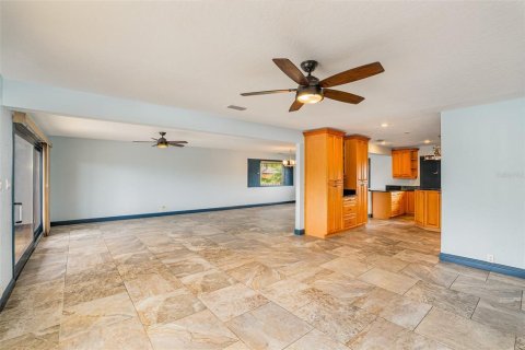 Casa en venta en Merrit Island, Florida, 5 dormitorios, 461.35 m2 № 882950 - foto 11