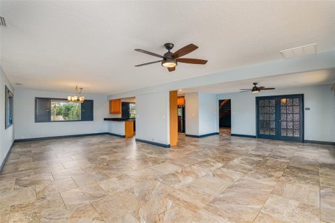 Villa ou maison à vendre à Merrit Island, Floride: 5 chambres, 461.35 m2 № 882950 - photo 12