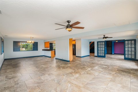 Villa ou maison à vendre à Merrit Island, Floride: 5 chambres, 461.35 m2 № 882950 - photo 10