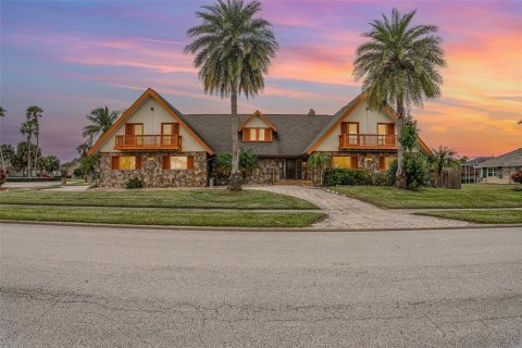 Villa ou maison à vendre à Merrit Island, Floride: 5 chambres, 461.35 m2 № 882950 - photo 2