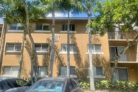 Condo in West Palm Beach, Florida, 1 bedroom  № 1392000 - photo 1