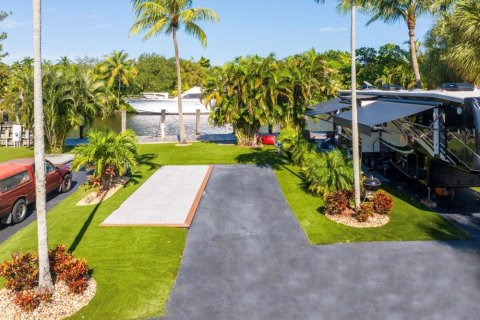 Купить земельный участок в Форт-Лодердейл, Флорида № 883280 - фото 11