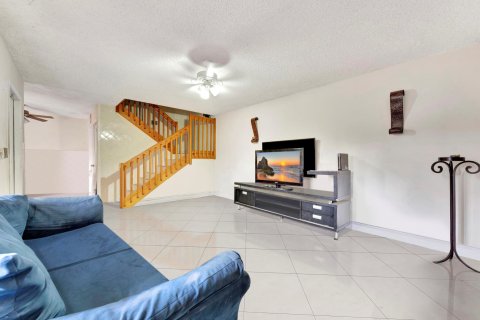 Townhouse in North Lauderdale, Florida 3 bedrooms, 135.64 sq.m. № 1100166 - photo 6