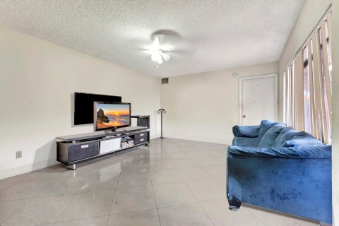 Touwnhouse à vendre à North Lauderdale, Floride: 3 chambres, 135.64 m2 № 1100166 - photo 9