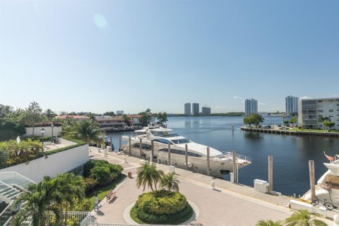 Copropriété à vendre à Aventura, Floride: 2 chambres, 105.91 m2 № 1388163 - photo 1