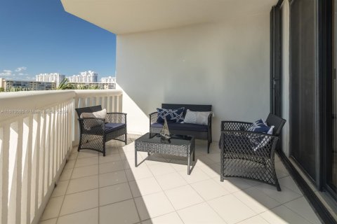 Copropriété à vendre à Aventura, Floride: 2 chambres, 105.91 m2 № 1388163 - photo 13