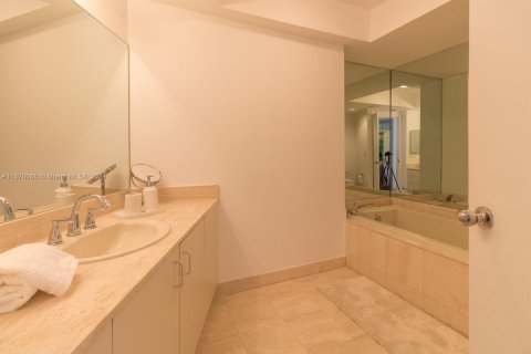 Copropriété à vendre à Aventura, Floride: 2 chambres, 105.91 m2 № 1388163 - photo 9