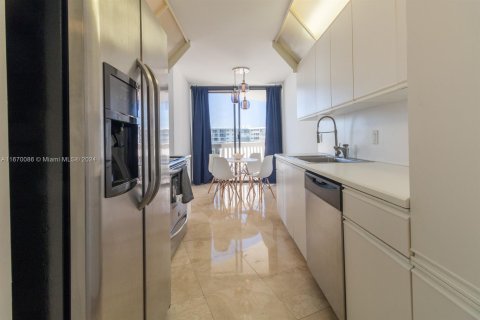 Condo in Aventura, Florida, 2 bedrooms  № 1388163 - photo 4