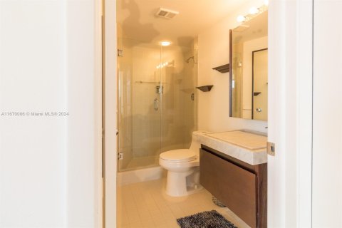 Condo in Aventura, Florida, 2 bedrooms  № 1388163 - photo 5