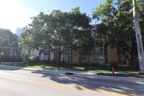 Condo in Sunny Isles Beach, Florida, 1 bedroom  № 1388179 - photo 25