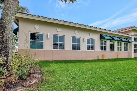 Commercial property in Davie, Florida № 1388166 - photo 14