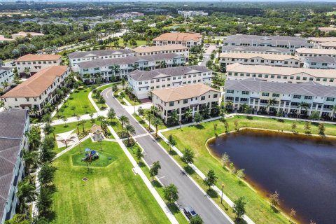 Touwnhouse à vendre à Palm Beach Gardens, Floride: 4 chambres, 263.84 m2 № 1116824 - photo 4