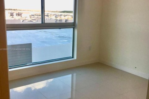 Condo in Doral, Florida, 1 bedroom  № 1233092 - photo 3