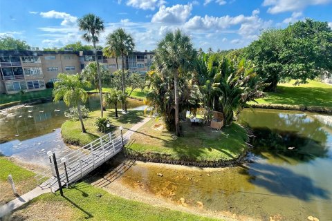 Condominio en venta en Lauderdale Lakes, Florida, 1 dormitorio, 63.55 m2 № 1221221 - foto 4