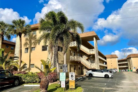 Condominio en venta en Lauderdale Lakes, Florida, 1 dormitorio, 63.55 m2 № 1221221 - foto 22