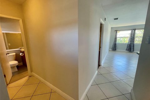 Copropriété à vendre à Lauderdale Lakes, Floride: 1 chambre, 63.55 m2 № 1221221 - photo 12