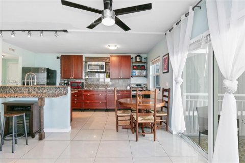 Copropriété à vendre à Hollywood, Floride: 2 chambres, 124.86 m2 № 1282526 - photo 5