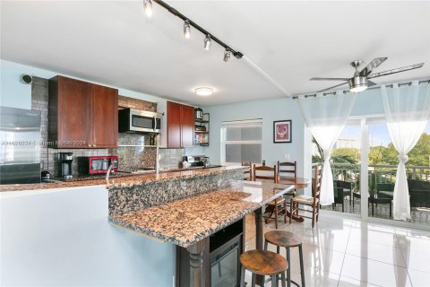 Copropriété à vendre à Hollywood, Floride: 2 chambres, 124.86 m2 № 1282526 - photo 8