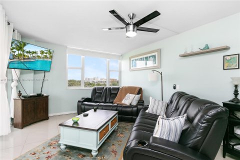 Condominio en venta en Hollywood, Florida, 2 dormitorios, 124.86 m2 № 1282526 - foto 13