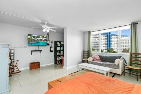 Copropriété à vendre à Hollywood, Floride: 2 chambres, 124.86 m2 № 1282526 - photo 24