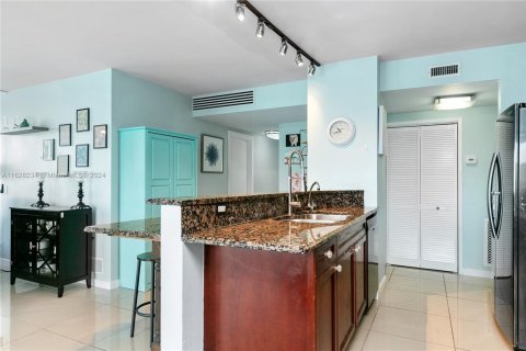 Condominio en venta en Hollywood, Florida, 2 dormitorios, 124.86 m2 № 1282526 - foto 3