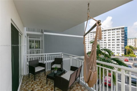 Copropriété à vendre à Hollywood, Floride: 2 chambres, 124.86 m2 № 1282526 - photo 14