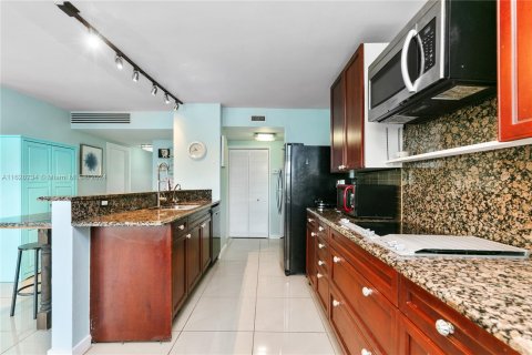 Condominio en venta en Hollywood, Florida, 2 dormitorios, 124.86 m2 № 1282526 - foto 4