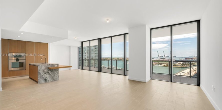 Condominio en Miami Beach, Florida, 3 dormitorios  № 1315665