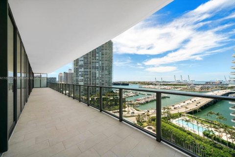 Condo in Miami Beach, Florida, 3 bedrooms  № 1315665 - photo 2