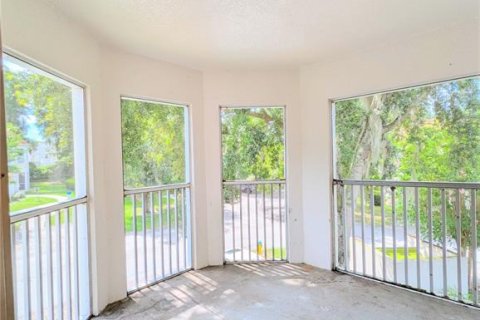 Condo in DeLand, Florida, 2 bedrooms  № 1248060 - photo 13