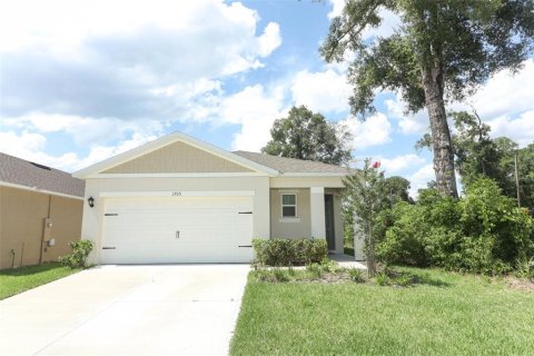 House in DeLand, Florida 3 bedrooms, 140.84 sq.m. № 1248015 - photo 1