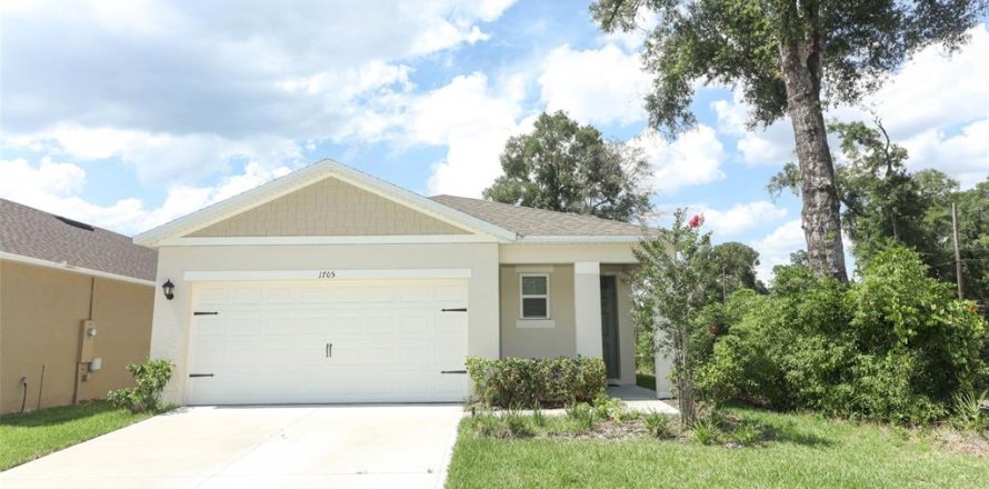 House in DeLand, Florida 3 bedrooms, 140.84 sq.m. № 1248015