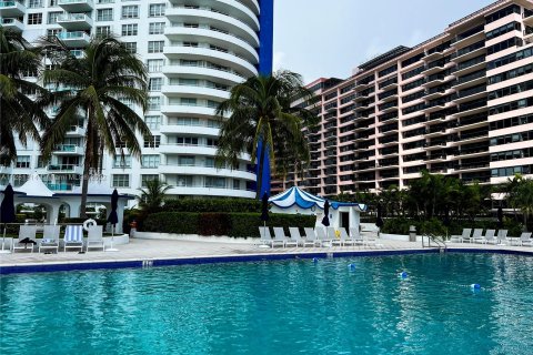 Apartamento en alquiler en Miami Beach, Florida, 2 dormitorios, 126.35 m2 № 135361 - foto 26