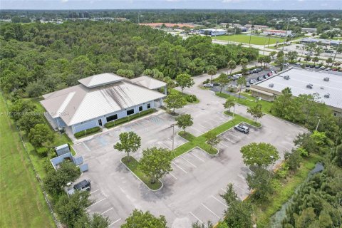 Commercial property in St. Lucie, Florida № 1232633 - photo 10