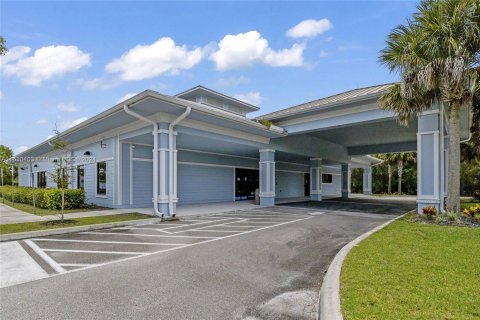 Immobilier commercial à vendre à St. Lucie, Floride № 1232633 - photo 8