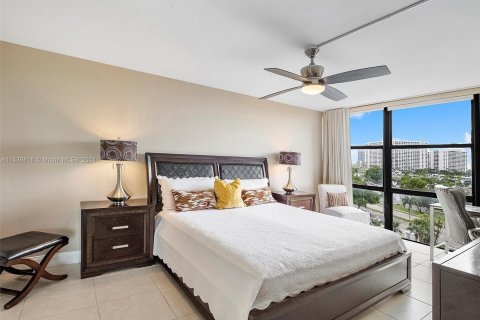 Copropriété à vendre à Hallandale Beach, Floride: 3 chambres, 132.85 m2 № 1316045 - photo 9