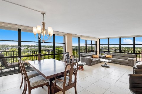 Condo in Hallandale Beach, Florida, 3 bedrooms  № 1316045 - photo 3