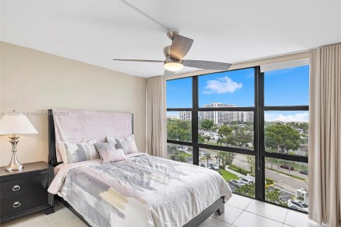 Copropriété à vendre à Hallandale Beach, Floride: 3 chambres, 132.85 m2 № 1316045 - photo 13