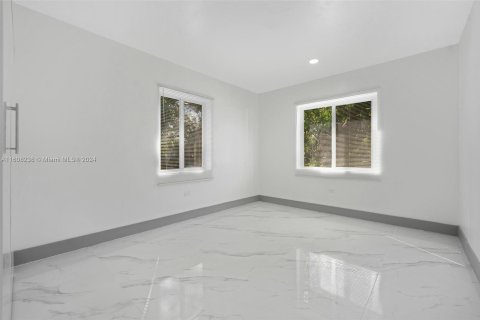 House in Miami, Florida 3 bedrooms, 125.88 sq.m. № 1236012 - photo 22