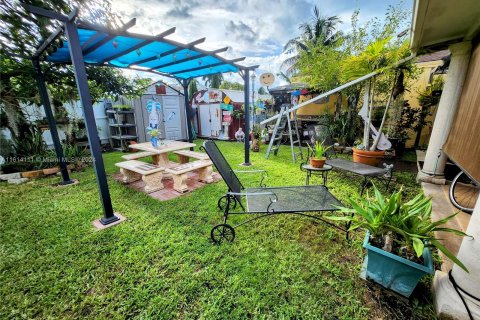 House in Miami, Florida 3 bedrooms, 108.42 sq.m. № 1235923 - photo 8