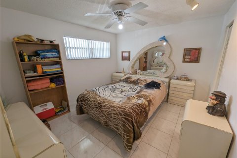 Купить кондоминиум в Лодерхилл, Флорида 6 комнат, 99.41м2, № 954656 - фото 15