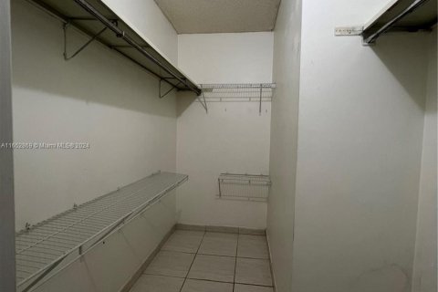 Copropriété à louer à Miami, Floride: 2 chambres, 95.32 m2 № 1356963 - photo 14