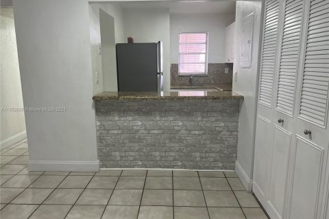 Copropriété à louer à Miami, Floride: 2 chambres, 95.32 m2 № 1356963 - photo 3