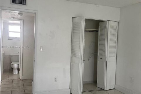 Copropriété à louer à Miami, Floride: 2 chambres, 95.32 m2 № 1356963 - photo 17