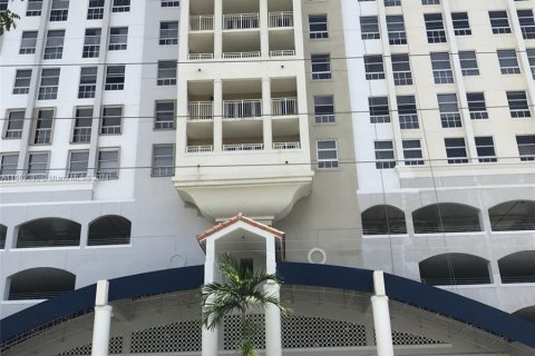 Condominio en alquiler en Miami, Florida, 1 dormitorio, 69.68 m2 № 1356964 - foto 1