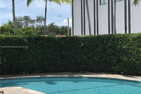 Condominio en alquiler en Miami, Florida, 1 dormitorio, 69.68 m2 № 1356964 - foto 2