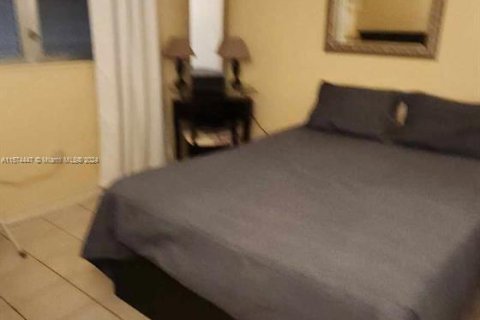 Condo in Miami, Florida, 1 bedroom  № 1138606 - photo 10